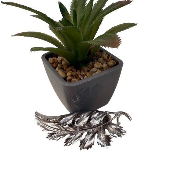 Vintage Estate Silver Tone Folded Leaf Brooch Textured Finish Pin Closure - Picture 4 of 16